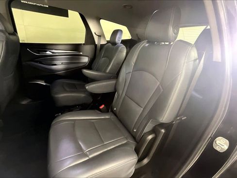 Used 2018 Buick Enclave Essence image 19