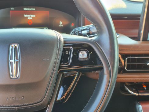 Used 2021 Lincoln Aviator Reserve w/ Equipment Group 202A AWD/4WD image 21