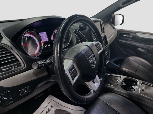 Used 2018 Dodge Grand Caravan GT image 10