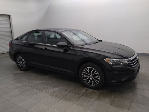 Used 2019 Volkswagen Jetta SE w/ Cold Weather Package FWD image 11