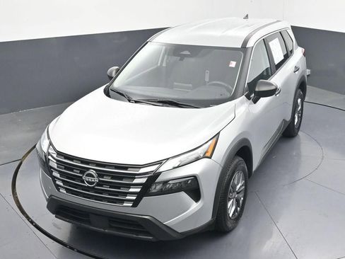 Used 2024 Nissan Rogue S AWD/4WD image 39