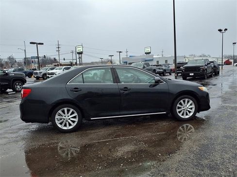 Used 2012 Toyota Camry XLE image 9