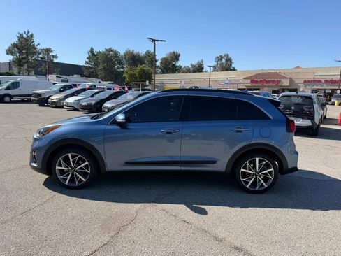 Used 2022 Kia Niro Touring Special Edition FWD image 6