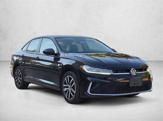 Used 2025 Volkswagen Jetta SE FWD video 3