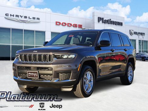 New 2025 Jeep Grand Cherokee L Laredo image 2