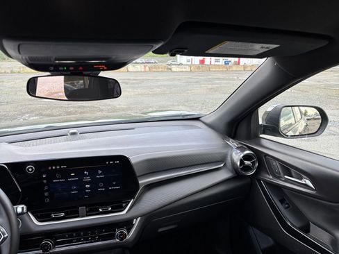 Used 2025 Chevrolet Equinox LT FWD image 34