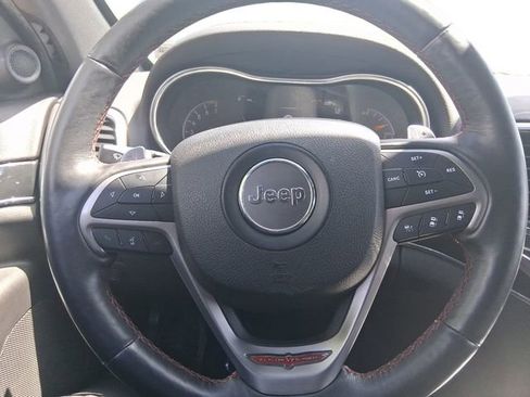 Used 2018 Jeep Grand Cherokee Trailhawk w/ Trailhawk Luxury Group AWD/4WD image 13