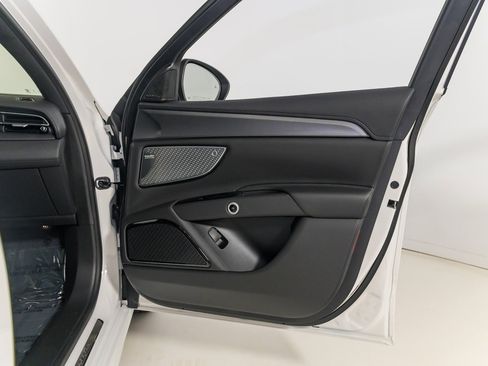 Used 2024 Maserati Grecale GT image 22