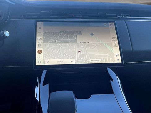 Used 2024 Land Rover Range Rover Sport SE image 6