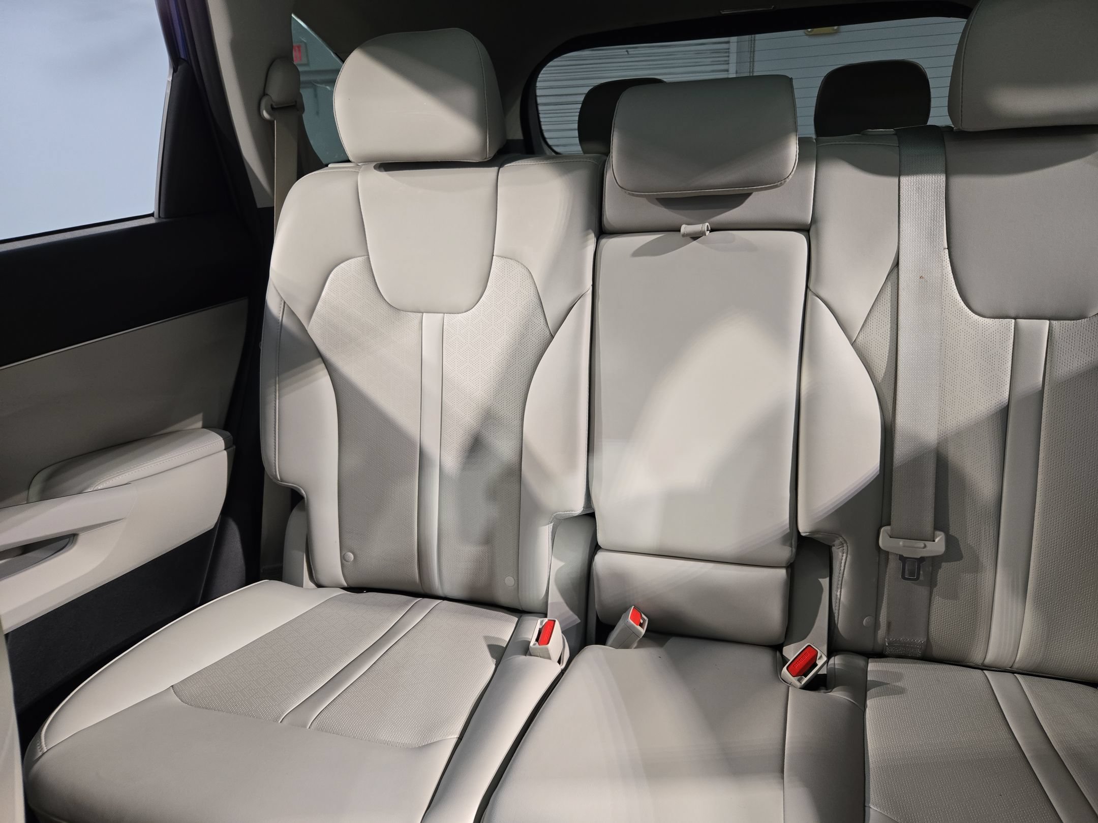 Used 2022 Kia Sorento S w/ Panoramic Sunroof Package FWD image 12