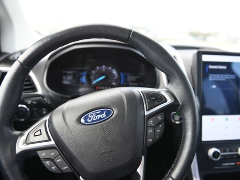 Used 2022 Ford Edge Titanium image 21