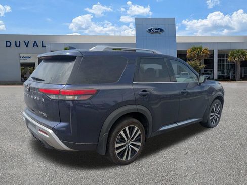 Used 2023 Nissan Pathfinder Platinum AWD/4WD image 4