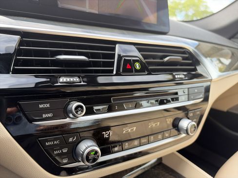 Used 2018 BMW 540i w/ Premium Package image 29