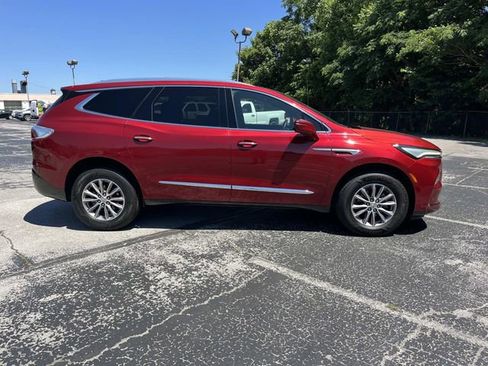 Used 2024 Buick Enclave Premium FWD image 2