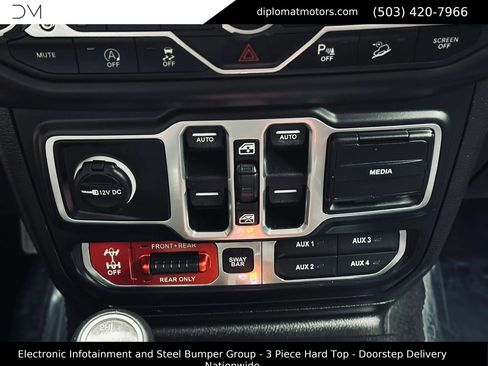 Used 2018 Jeep Wrangler Unlimited Rubicon AWD/4WD image 38