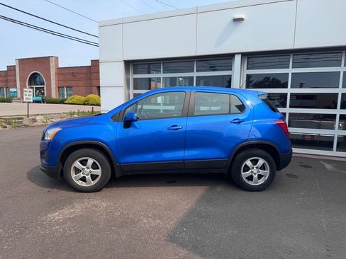 Used 2016 Chevrolet Trax LS AWD/4WD image 2