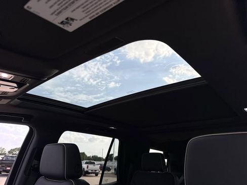 New 2026 Chevrolet Tahoe Premier w/ Sun And Tow Package AWD/4WD image 23