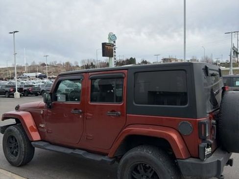 Used 2014 Jeep Wrangler Unlimited Sahara w/ Dual Top Group image 7