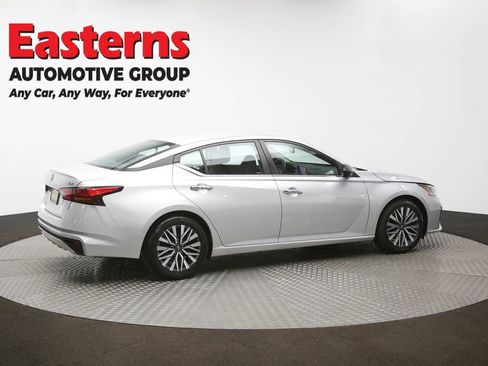 Used 2024 Nissan Altima 2.5 SV image 42