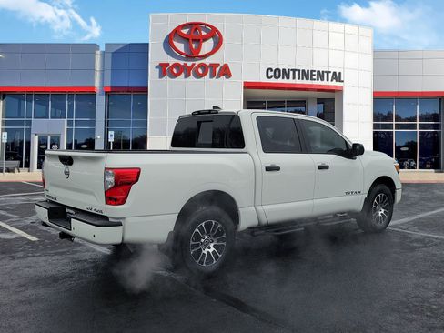 Used 2023 Nissan Titan SV w/ Accessory Utility Package image 5