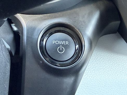 Used 2025 Toyota Sienna LE w/ LE Plus Package image 30