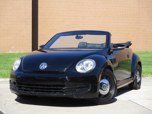 Used 2013 Volkswagen Beetle 2.5 FWD image 22