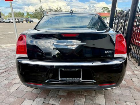 Used 2015 Chrysler 300 Limited w/ 300 Premium Group RWD image 8