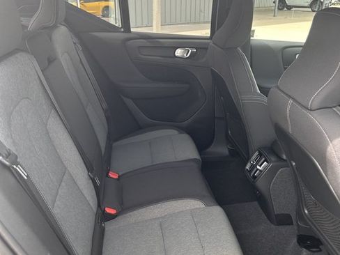 Used 2024 Volvo XC40 B5 Core AWD/4WD image 18