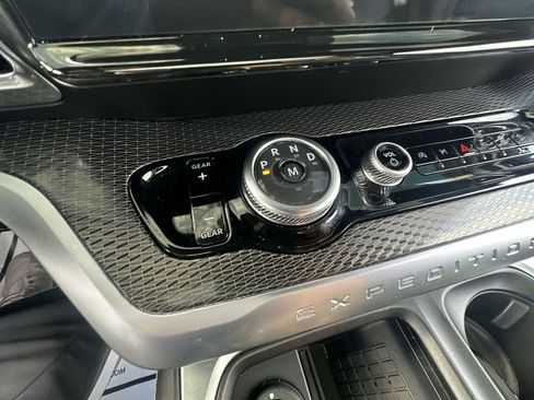 Used 2025 Ford Expedition Max Platinum w/ Stealth Performance Package image 26