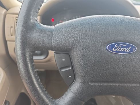 Used 2005 Ford Explorer XLT RWD image 19