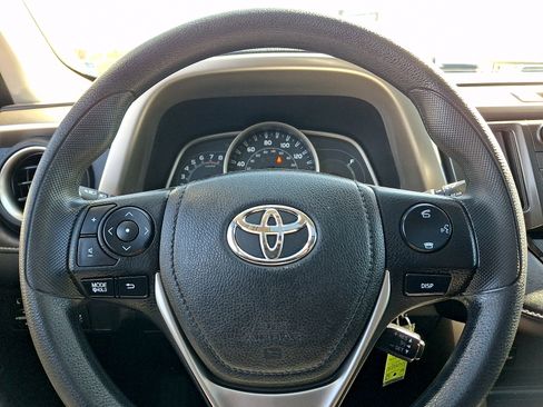 Used 2014 Toyota RAV4 XLE image 19