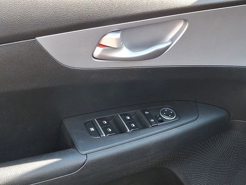 Used 2023 Kia Forte LXS w/ LXS Technology Package FWD image 26