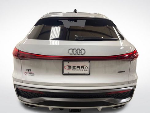 Used 2025 Audi Q5 Premium Plus w/ Premium Plus AWD/4WD image 9