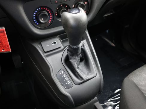Used 2022 RAM ProMaster City Tradesman FWD image 6