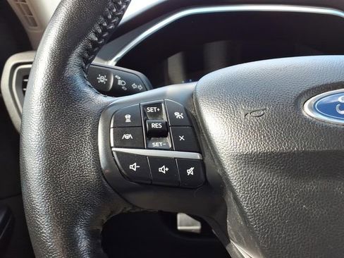 Used 2020 Ford Escape Titanium image 16