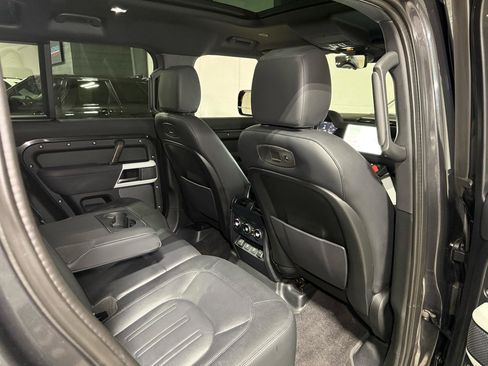 Used 2022 Land Rover Defender 110 X-Dynamic SE AWD/4WD image 33