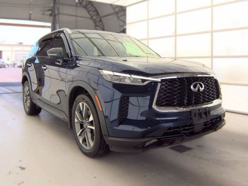 Certified 2023 INFINITI QX60 Luxe w/ Vision Package AWD/4WD image 3