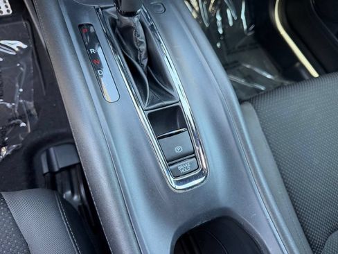Certified 2021 Honda HR-V Sport image 26