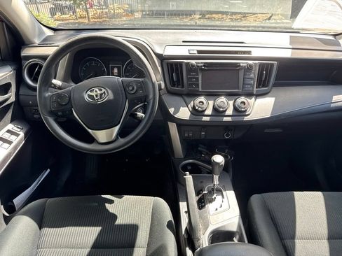 Used 2018 Toyota RAV4 LE w/ Carpet Mat Package AWD/4WD image 17