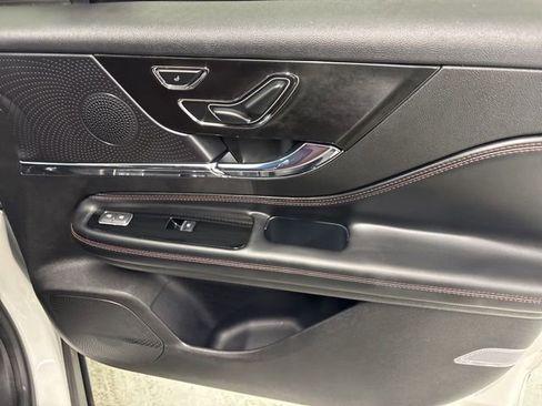 Used 2023 Lincoln Corsair Reserve w/ Rear Removable Package Tray AWD/4WD image 23