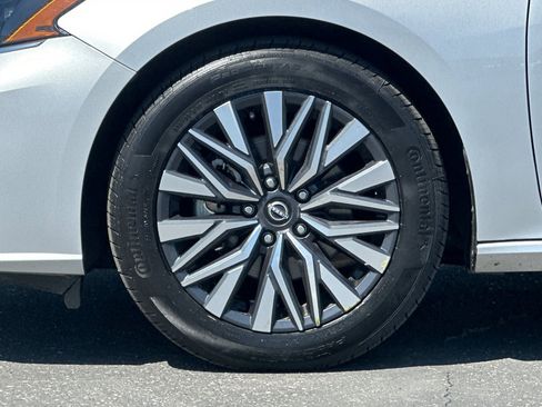 Certified 2024 Nissan Altima 2.5 SV FWD image 25