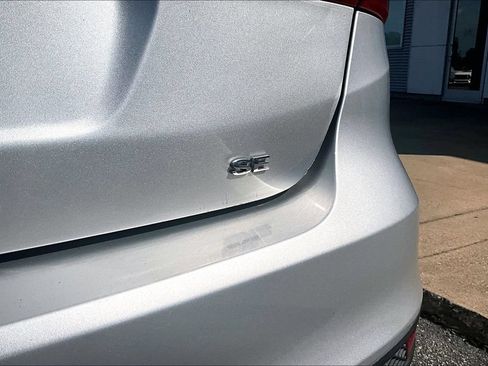 Used 2017 Ford Focus SE FWD image 7