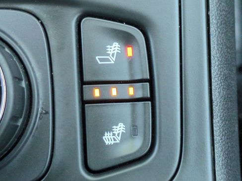 Used 2022 GMC Terrain SLE w/ Driver Convenience Package image 23