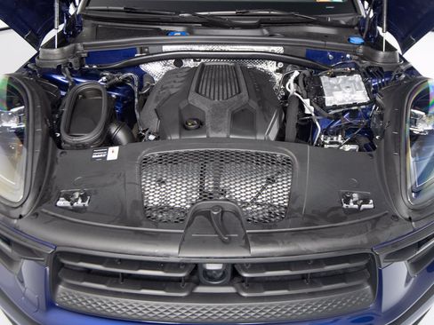 Certified 2026 Porsche Macan AWD/4WD image 46