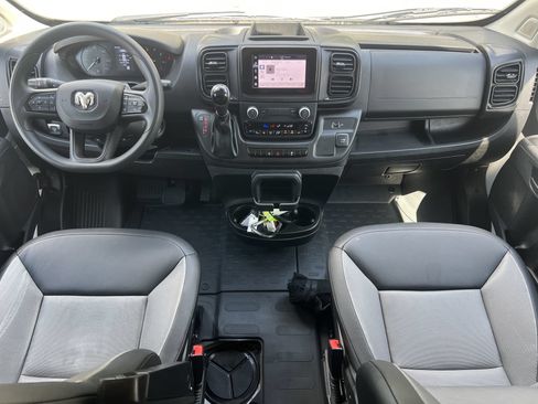 Used 2025 RAM ProMaster 2500 w/ Convenience Group FWD image 2