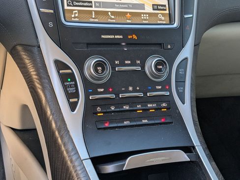 Used 2017 Lincoln MKX Select w/ Select Plus Package image 18