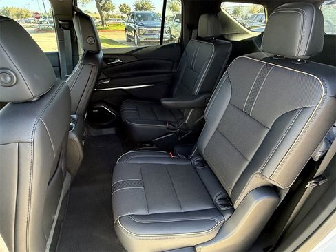 New 2026 Chevrolet Traverse High Country image 24