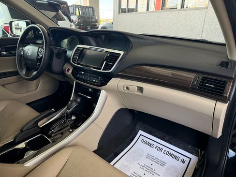 Used 2017 Honda Accord EX-L image 41