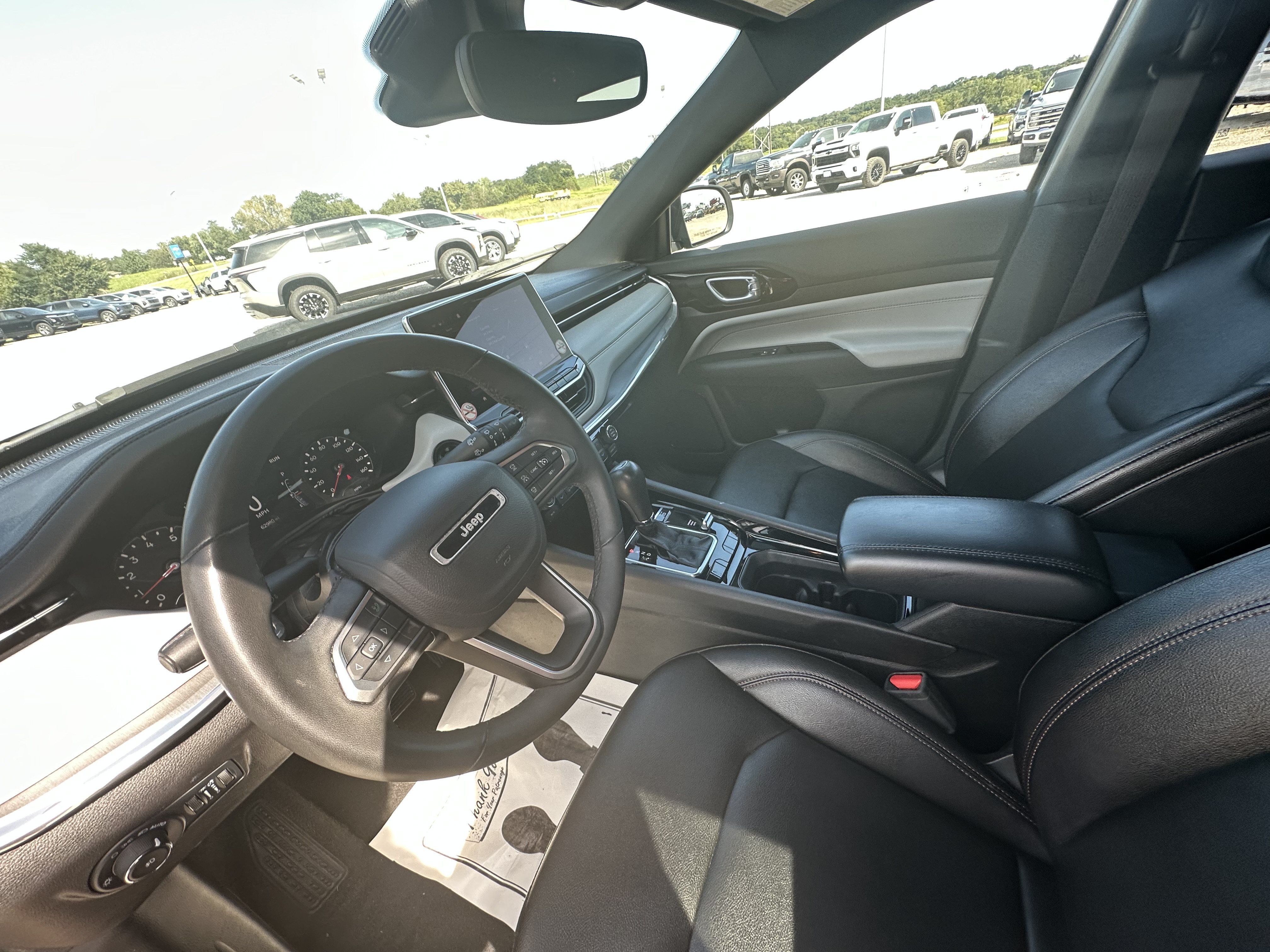 Used 2024 Jeep Compass Limited AWD/4WD image 13