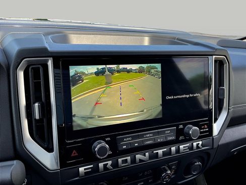 Used 2025 Nissan Frontier SV w/ SV Convenience Package AWD/4WD image 18